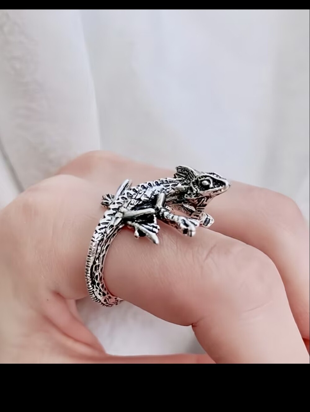 Chameleon Cutie - Picture 5 of 5